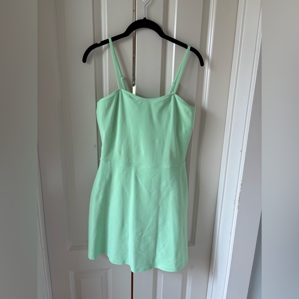 ALO Yoga Alosoft Courtside Tennis
Dress in Ultramint